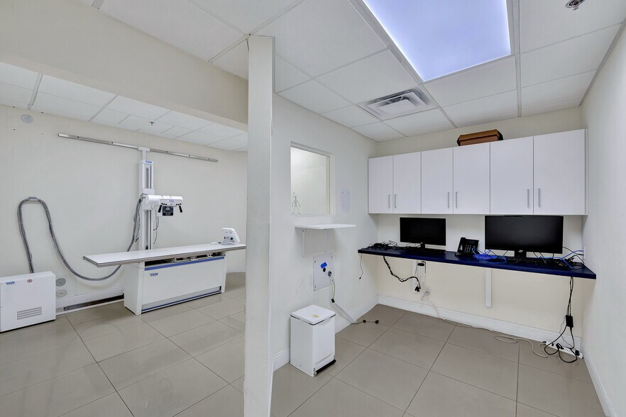 More Photos Of 5701 W Charleston Blvd, Las Vegas Medical For Sale