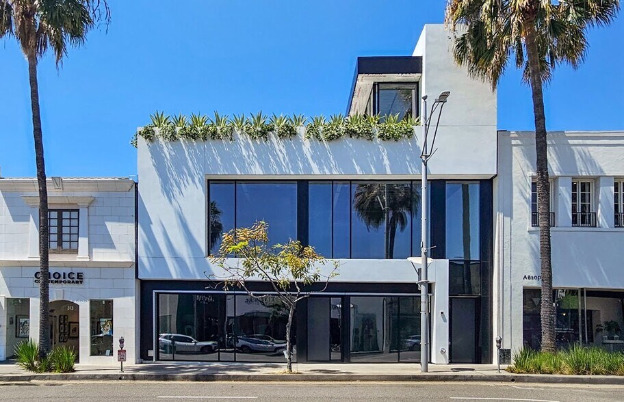 Primary Photo Of 315-319 N Beverly Dr, Beverly Hills Storefront For Lease