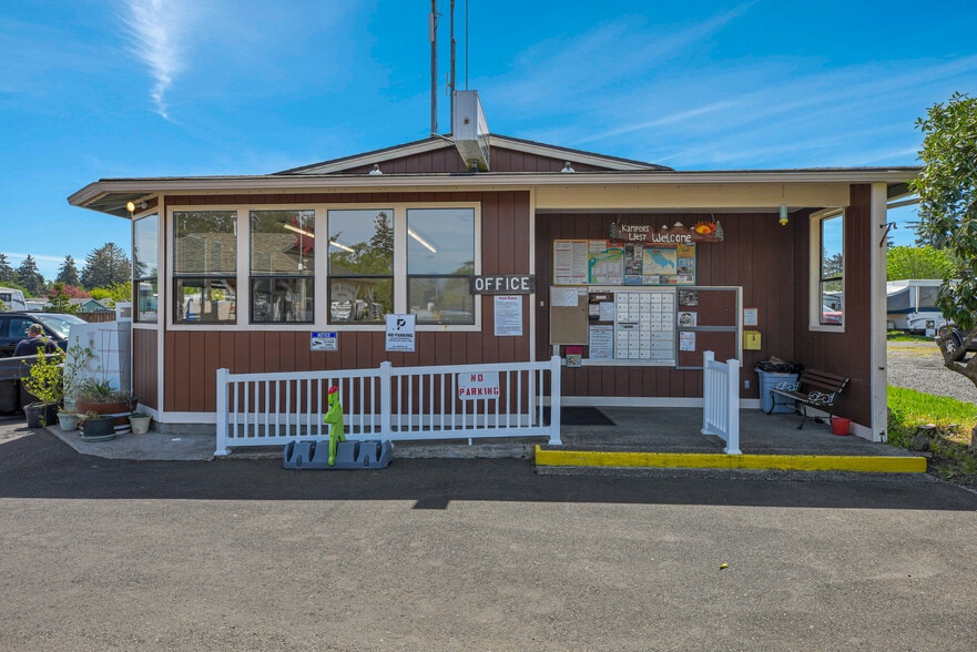 More Photos Of 1140 NW Warrenton Dr, Warrenton Trailer Camper Park For Sale