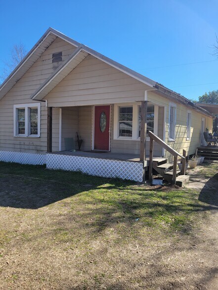 More Photos Of 12946 US Highway 287, Grapeland Trailer Camper Park For Sale