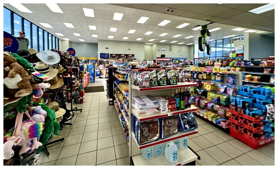 More Photos Of 3831 NW 13th St, Gainesville Service Station For Sale