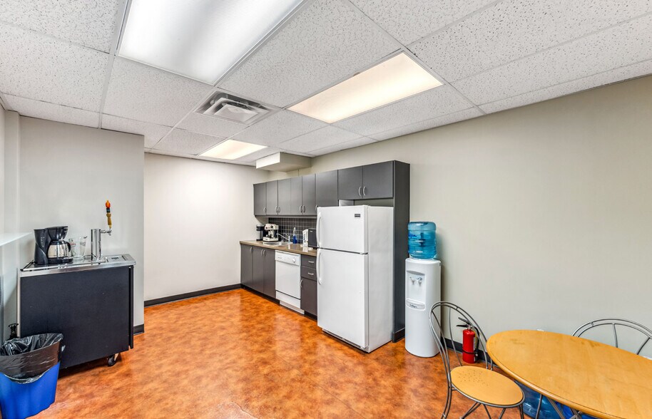 More Photos Of 155 Terence Matthews Cres, Ottawa Office For Sale