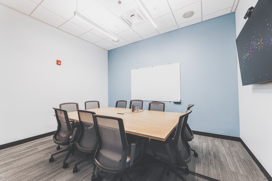 More Photos Of 4900 Centennial Blvd, Nashville Office For Sale