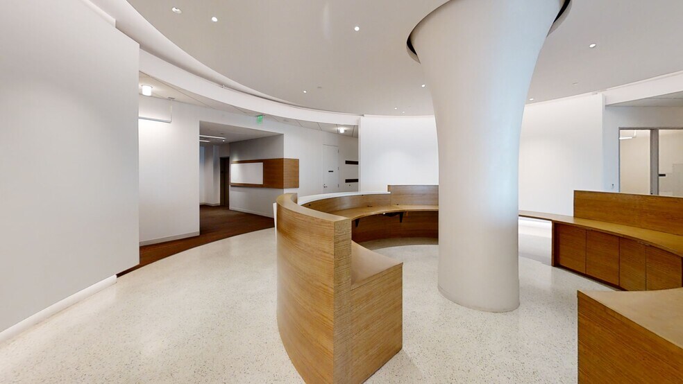 More Photos Of 351 Elliott Ave W, Seattle Unknown For Lease