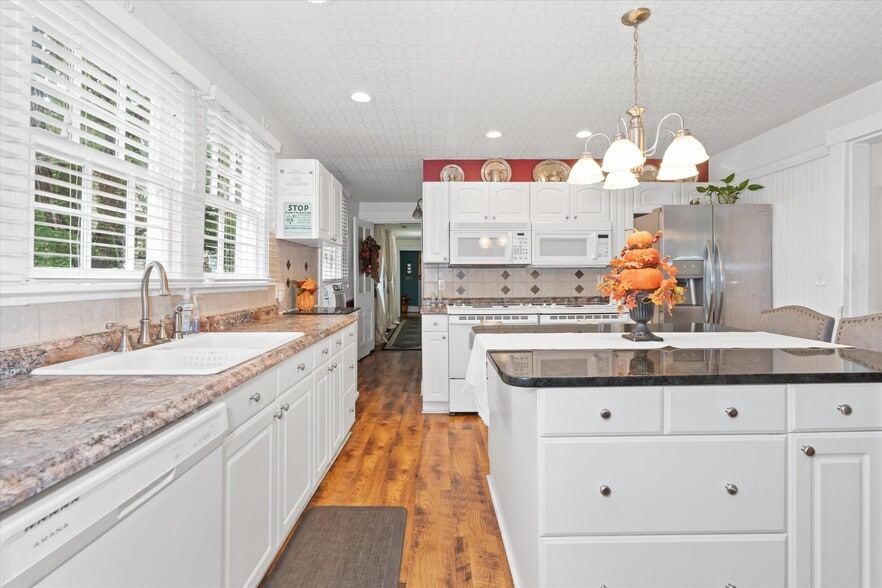 More Photos Of 300 Bohemia Ave, Chesapeake City Hospitality For Sale