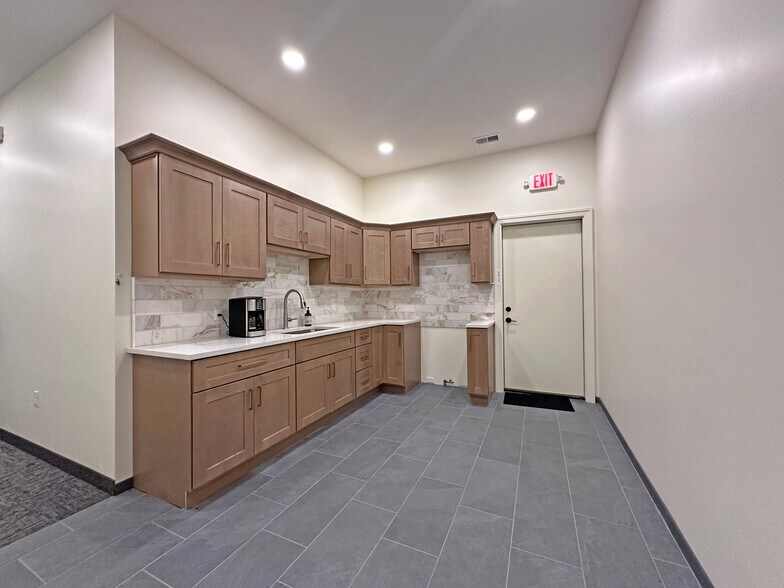 More Photos Of 6134 Northland NE dr, Belmont Office For Sale