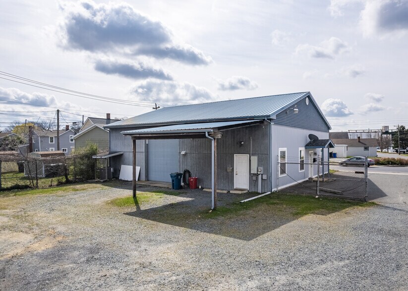 More Photos Of 507 Dover St, Easton Warehouse For Sale