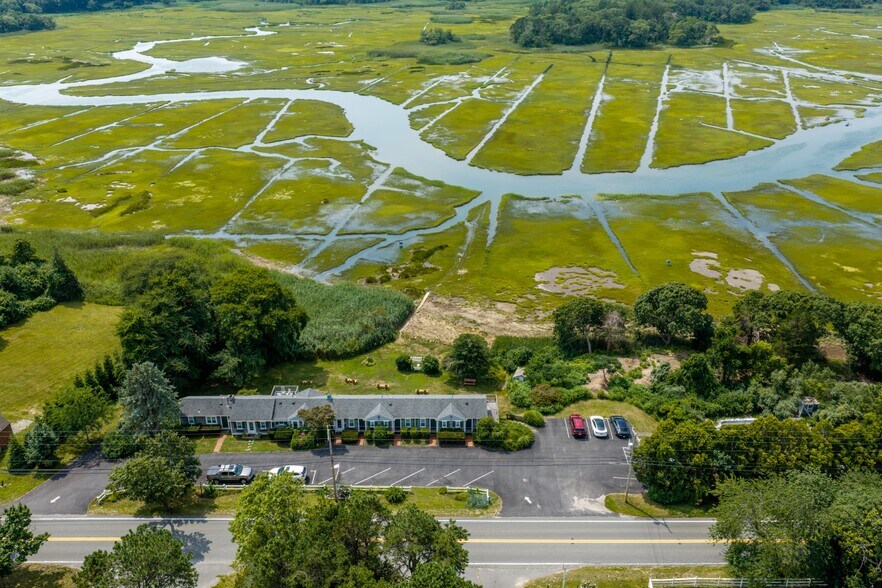 More Photos Of 578 Route 6A, East Sandwich Hotel For Sale