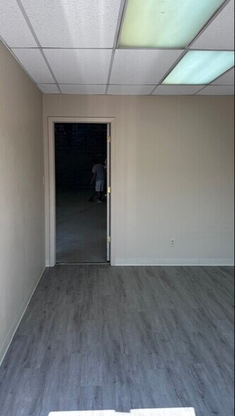 More Photos Of 903 Yuma St, Colorado Springs Warehouse For Lease