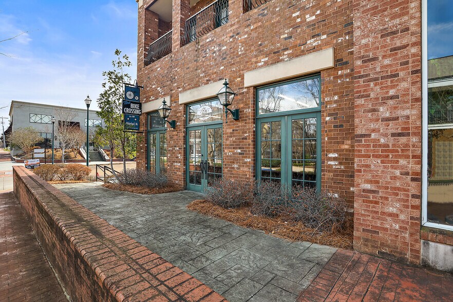 More Photos Of 113-115 W Jackson Ave, Ridgeland Unknown For Lease