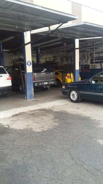 More Photos Of 10837 S Vermont Ave, Los Angeles Auto Repair For Lease