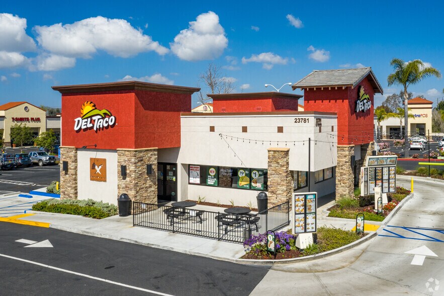 More Photos Of 23815-23831 El Toro Rd, Lake Forest Storefront For Lease