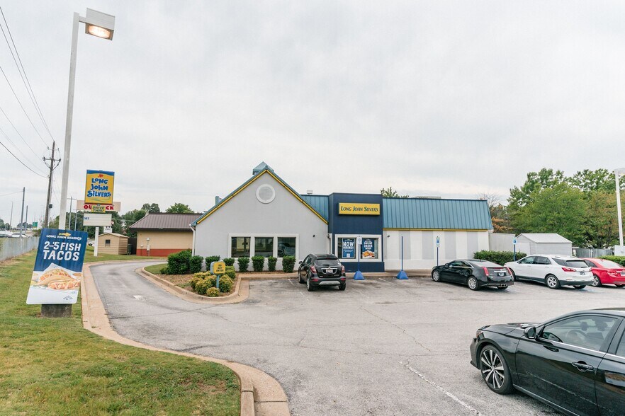 174 Stonebrook Pl, Jackson, TN 38305 Freestanding For Sale