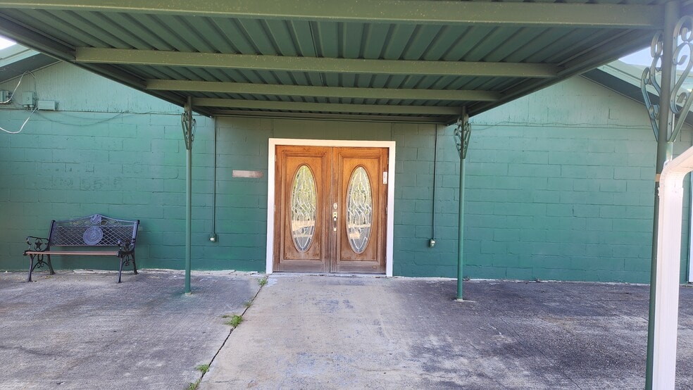 More Photos Of 5601 Arlington St, Houston Funeral Home For Sale