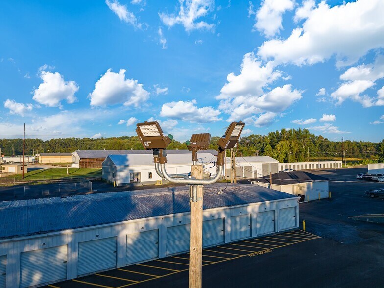 More Photos Of 123-139 Ragland Rd, Jackson Warehouse For Lease