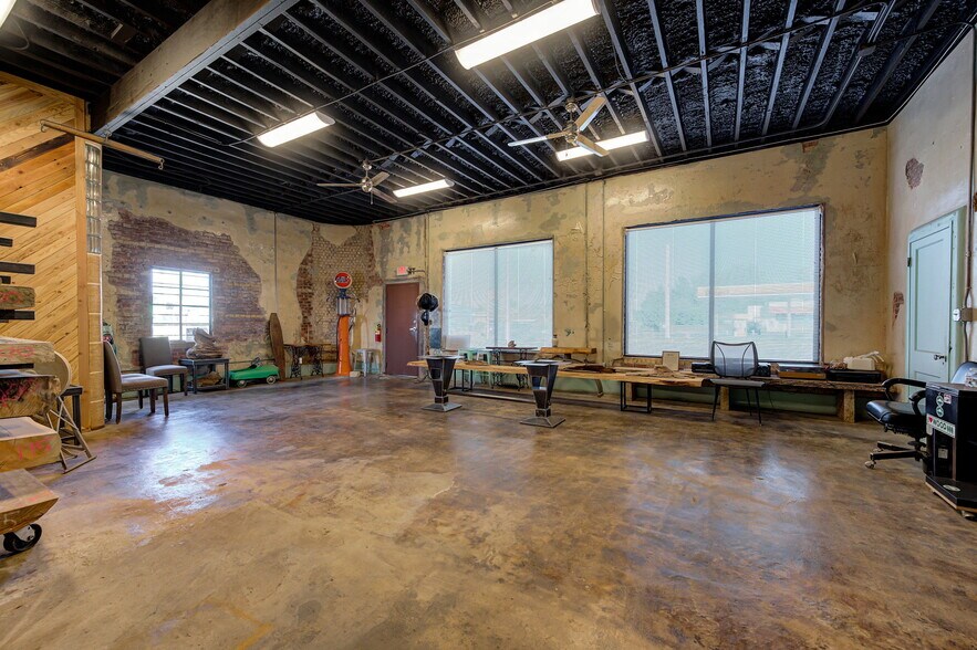 More Photos Of 1615 N Portland Ave, Oklahoma City Warehouse For Sale