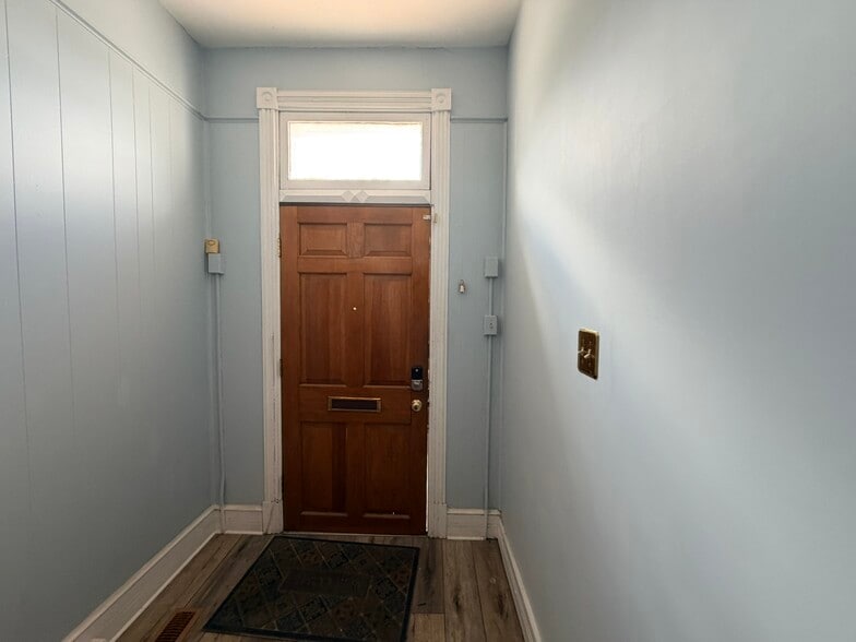 More Photos Of 228 E Washington St, Hagerstown Office Residential For Sale
