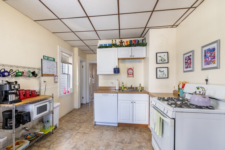 More Photos Of 8-14 Craigie St, Somerville Apartments For Sale