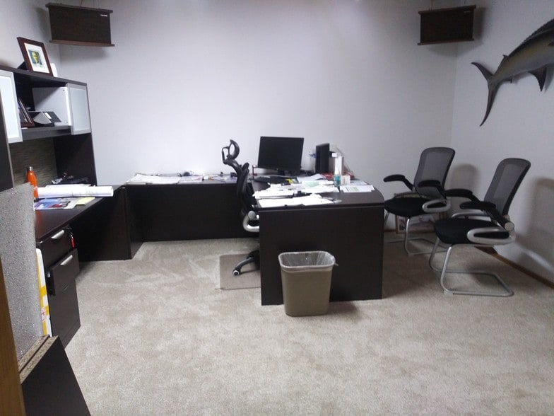 More Photos Of 5017 N Coolidge Dr, Tampa Warehouse For Sale