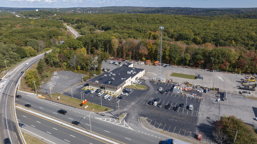 Primary Photo Of 1320 Eddie Dowling Hwy, Lincoln Showroom For Lease