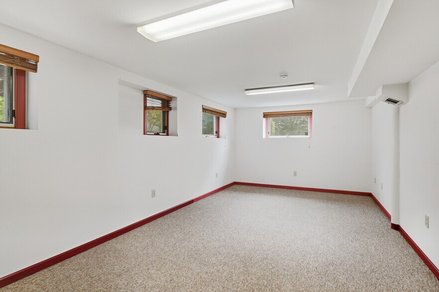 More Photos Of 131 Main St, Hatfield Loft Creative Space For Lease