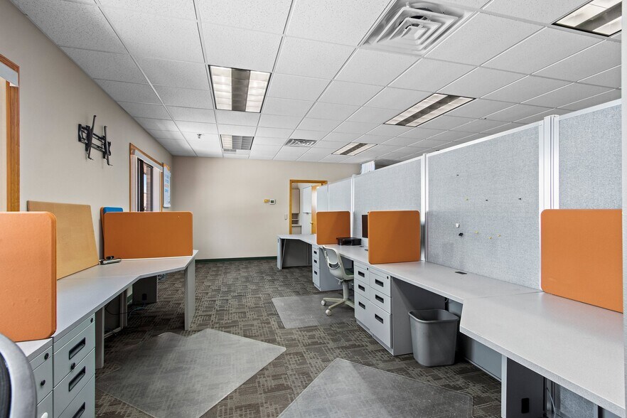 More Photos Of 2980 Walker Dr, Green Bay Office For Sale