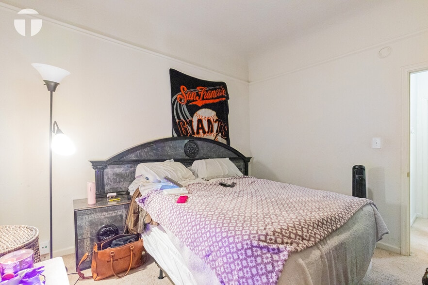 More Photos Of 2525 J St, Sacramento Storefront Retail Residential For Sale