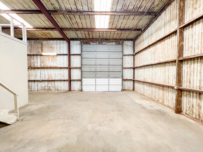 More Photos Of 1304A Dayton Rd, Midland Warehouse For Sale