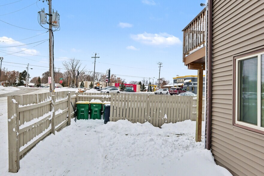 More Photos Of 1747 Oakdale Ave, Green Bay Apartments For Sale