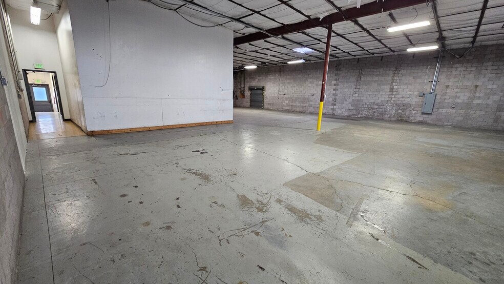 More Photos Of 4720-4730 Lipan St, Denver Manufacturing For Lease