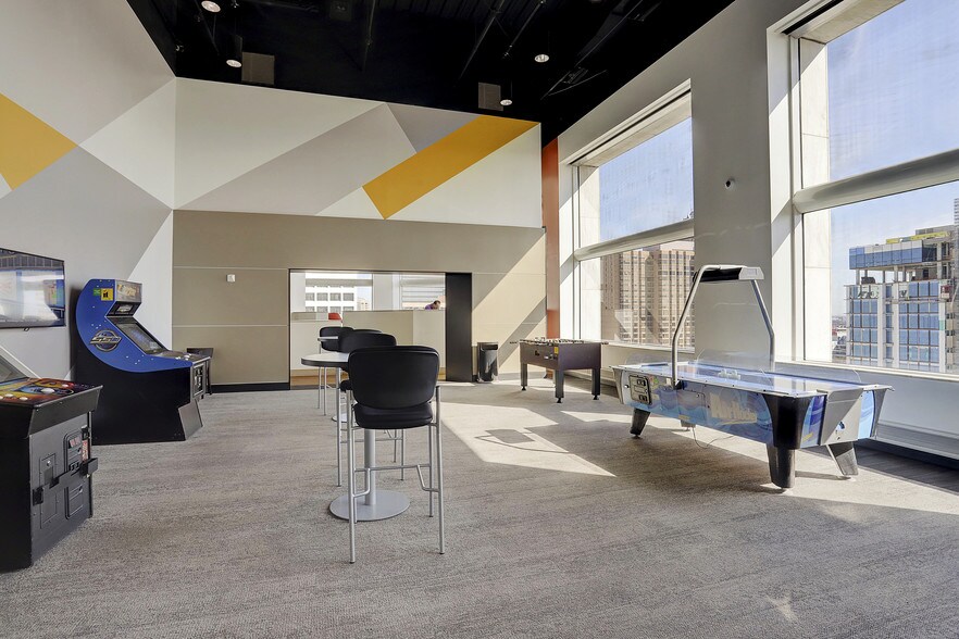 More Photos Of 1301 Fannin St, Houston Office For Sale