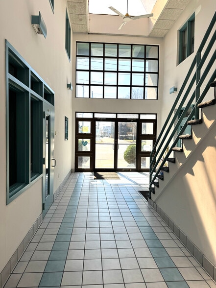 More Photos Of 303 Market St, Kingston Office For Lease