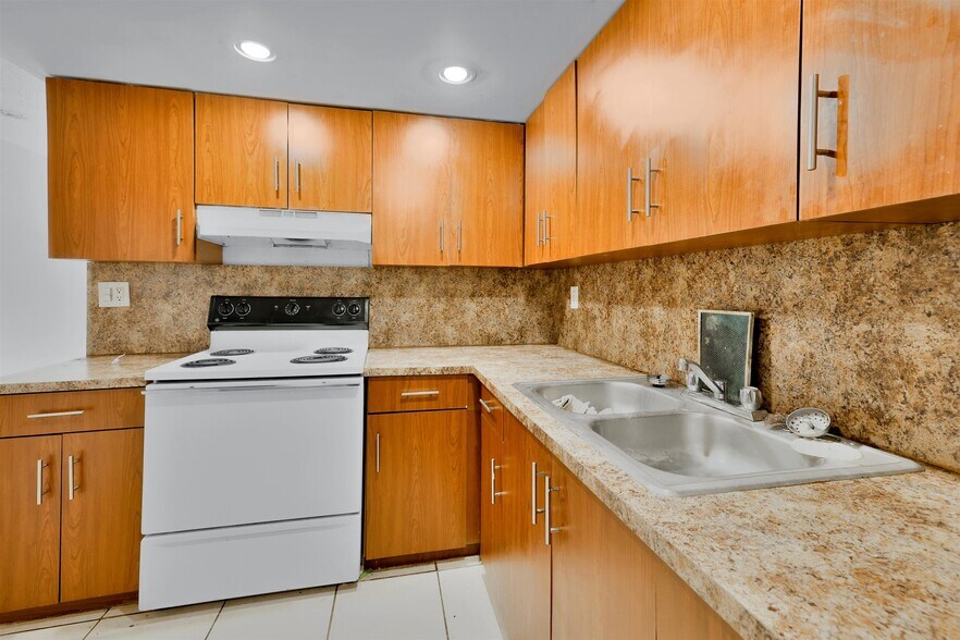 More Photos Of 2750 NW 58th Ter, Fort Lauderdale Specialty For Sale