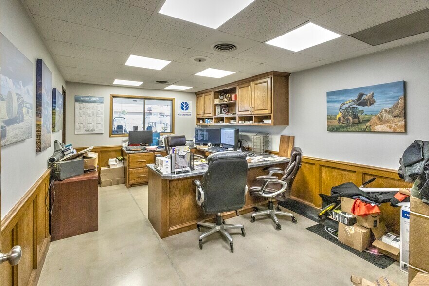 More Photos Of 1909 N Highway 81, Duncan Auto Dealership For Sale