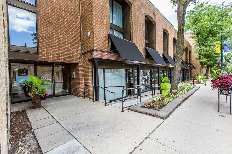 More Photos Of 1802-1806 N Halsted St, Chicago Apartments For Lease
