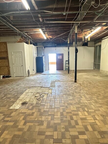 More Photos Of 13130 W Access, Grandview Freestanding For Sale