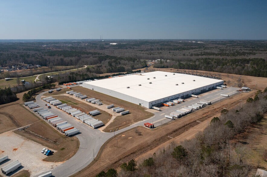 Primary Photo Of 3101 Anderson Rd, Opelika Distribution For Lease