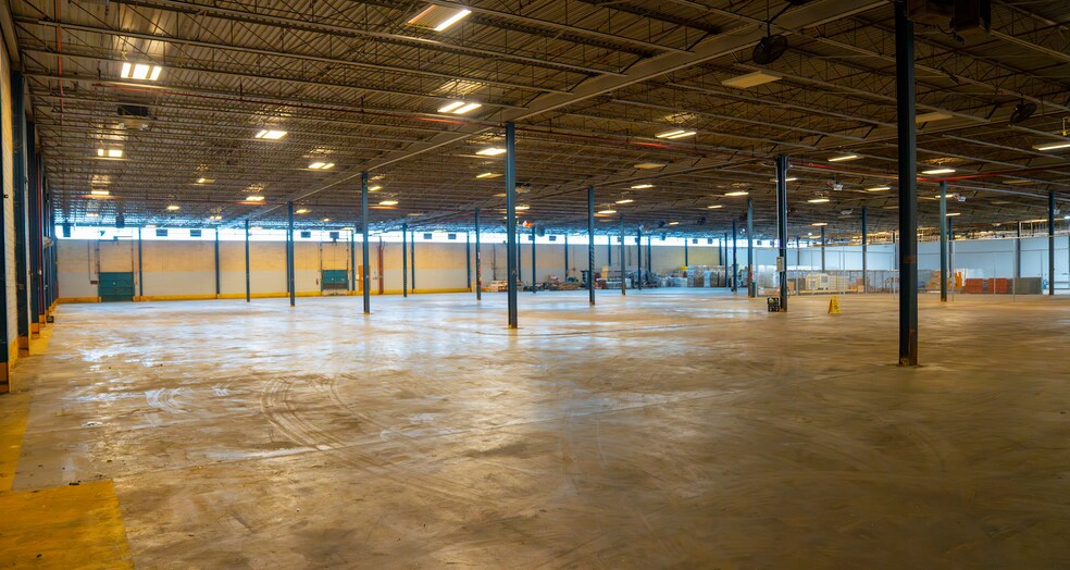Primary Photo Of 2181 Sylvan Rd, East Point Distribution For Lease