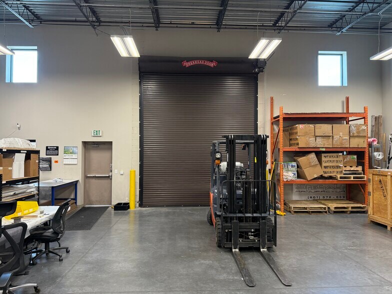 More Photos Of 12875 S Minuteman Dr, Draper Light Manufacturing For Lease