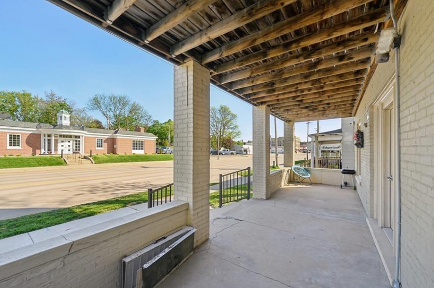 More Photos Of 108 N Main St, Edgerton Apartments For Sale