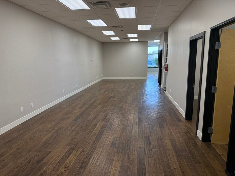 More Photos Of 7655 E Redfield Rd, Scottsdale Light Distribution For Lease