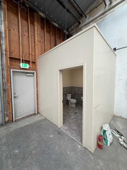 More Photos Of 901-909 Harkins Rd, Salinas Warehouse For Lease