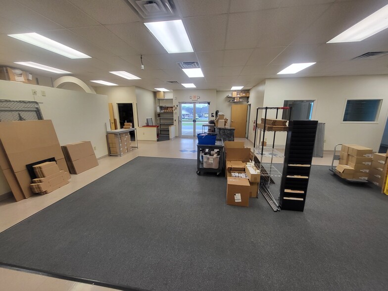 More Photos Of 201 Sunset Blvd E, Chambersburg Warehouse For Sale
