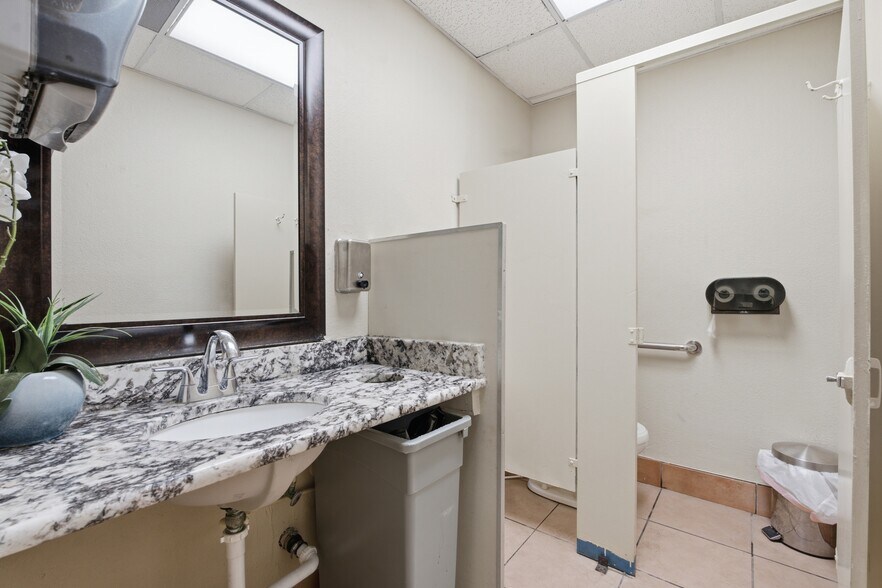 More Photos Of 2284 Gulf To Bay Blvd, Clearwater Restaurant For Sale