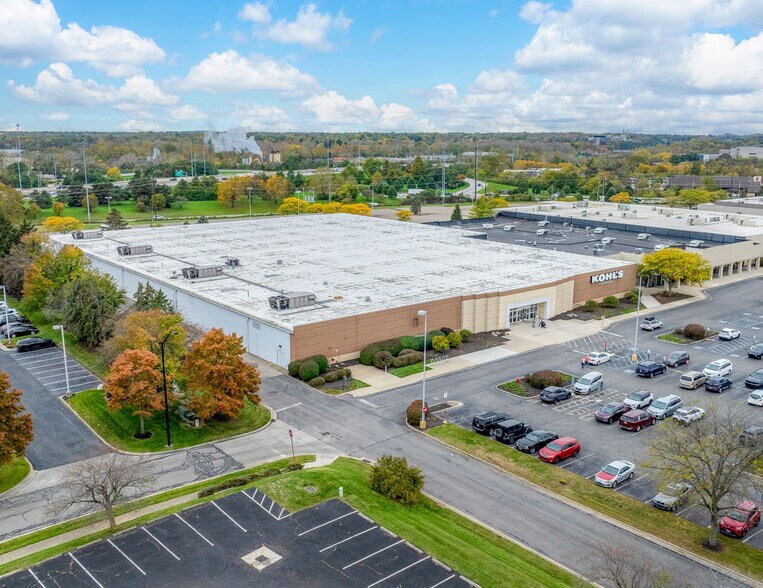 More Photos Of 133 Huber Village Blvd, Westerville Department Store For Sale