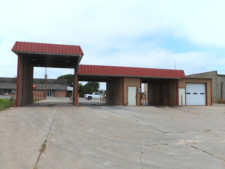 More Photos Of 124 Main St, Shattuck Carwash For Sale