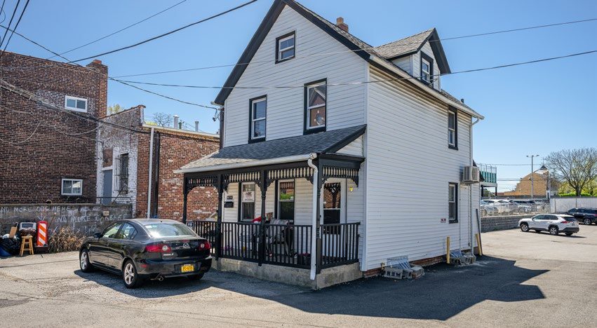 More Photos Of 25115 Northern Blvd, Little Neck General Retail For Sale