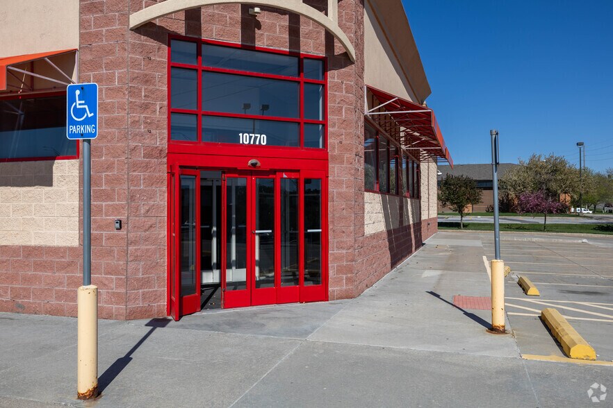 More Photos Of 10770 Fort St, Omaha Drugstore For Sale
