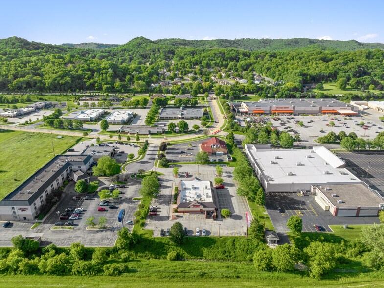 More Photos Of 311 Hampton Ct, Onalaska Restaurant For Sale