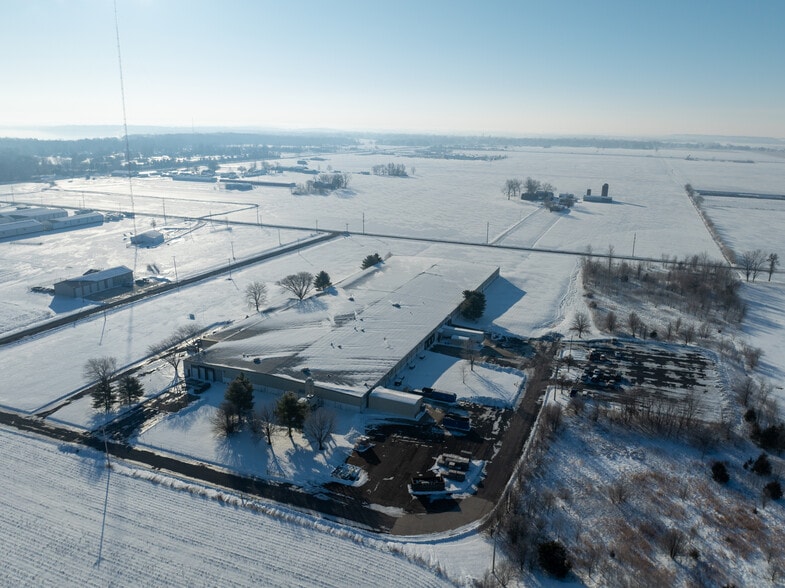 More Photos Of 3750 Industrial Dr, Carlyle Warehouse For Lease